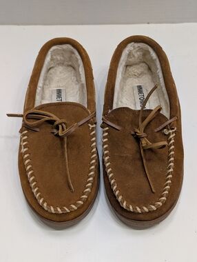 Minnetonka Men's 9 Pile Lined Hardsole Suede Moccasin Slippers Brown 3908